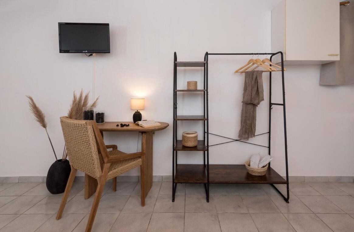 Kanelis Studios & Suites Mytakas Exteriör bild