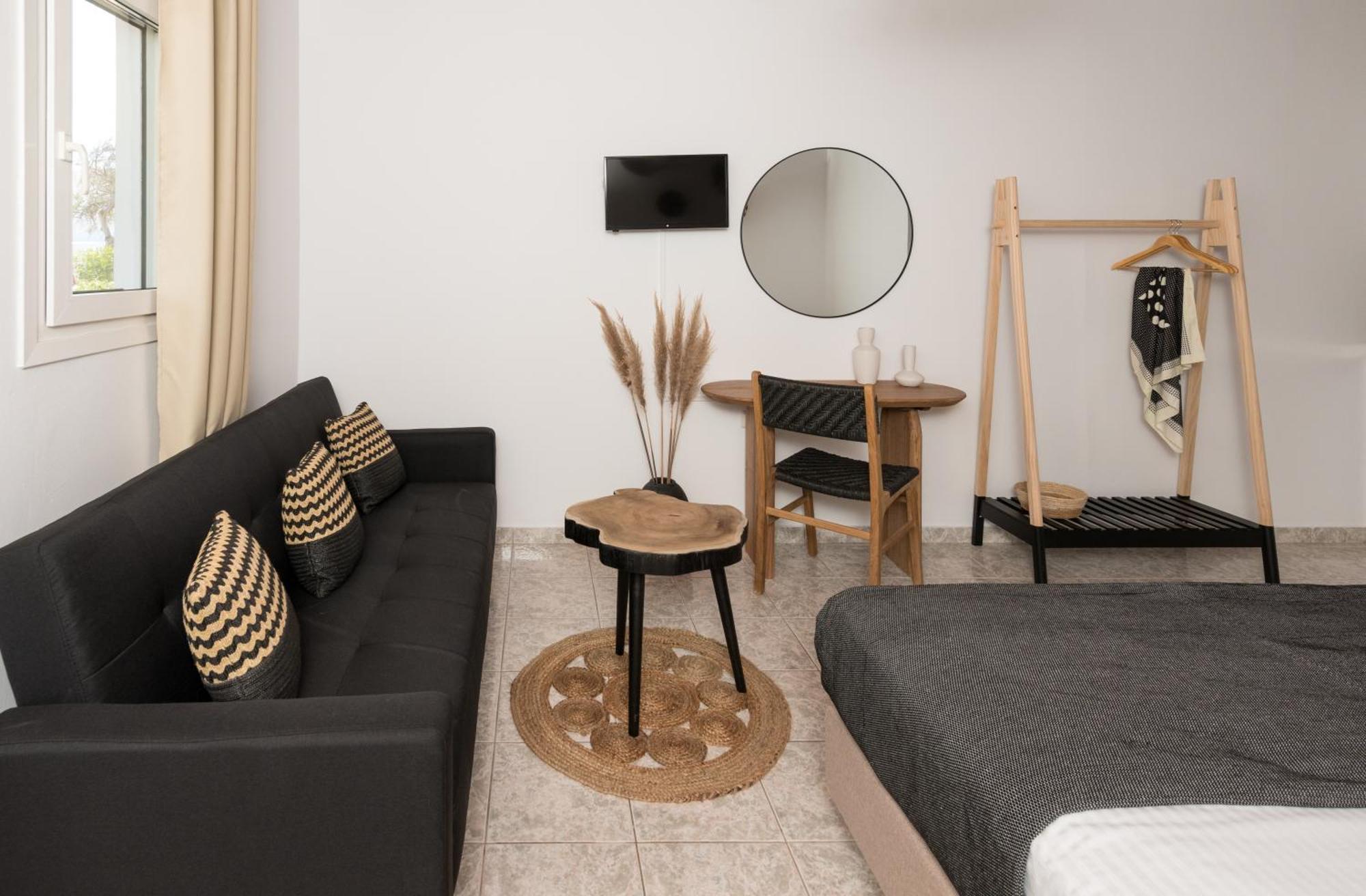 Kanelis Studios & Suites Mytakas Exteriör bild