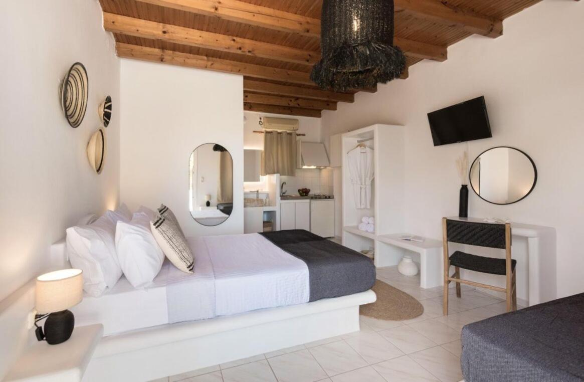Kanelis Studios & Suites Mytakas Exteriör bild