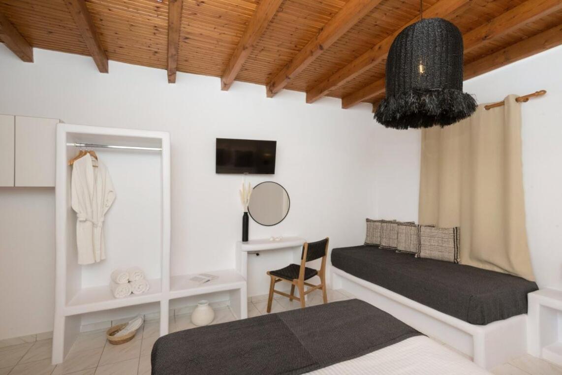 Kanelis Studios & Suites Mytakas Exteriör bild